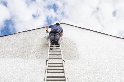 Peinture extérieure à Coulgens — façades et ravalement